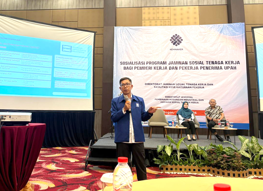 Menjadi Narasumber pada Kegiatan Sosialisasi Program Jamsostek dengan Kemenaker